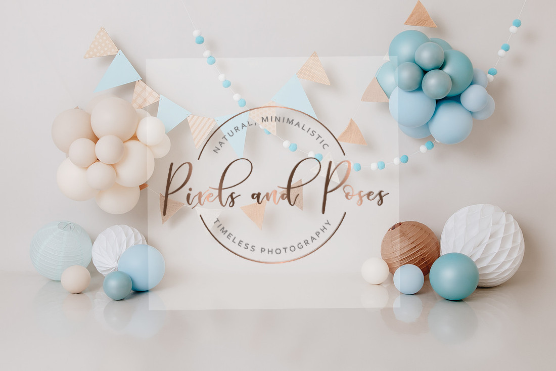 Blue, Cream and White balloon styling for a cakesmash photoshoot in Derbyshire