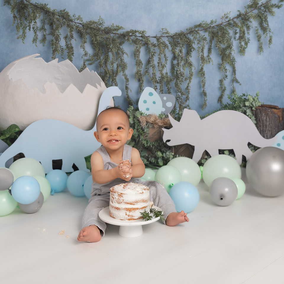 Cake-smash photoshoot